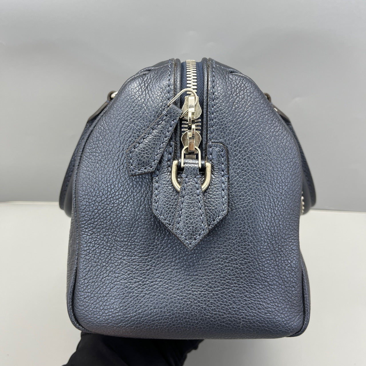 LOUIS VUITTONShoulder Bag