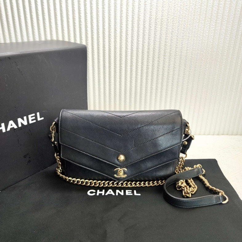 Chanel Shoulder Bag - Tiana Bags