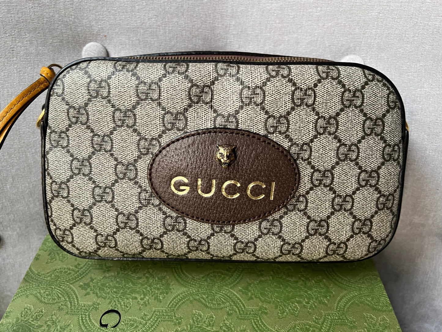 Gucci Neo  GG Supreme Messenger Bag (RRP £1060)