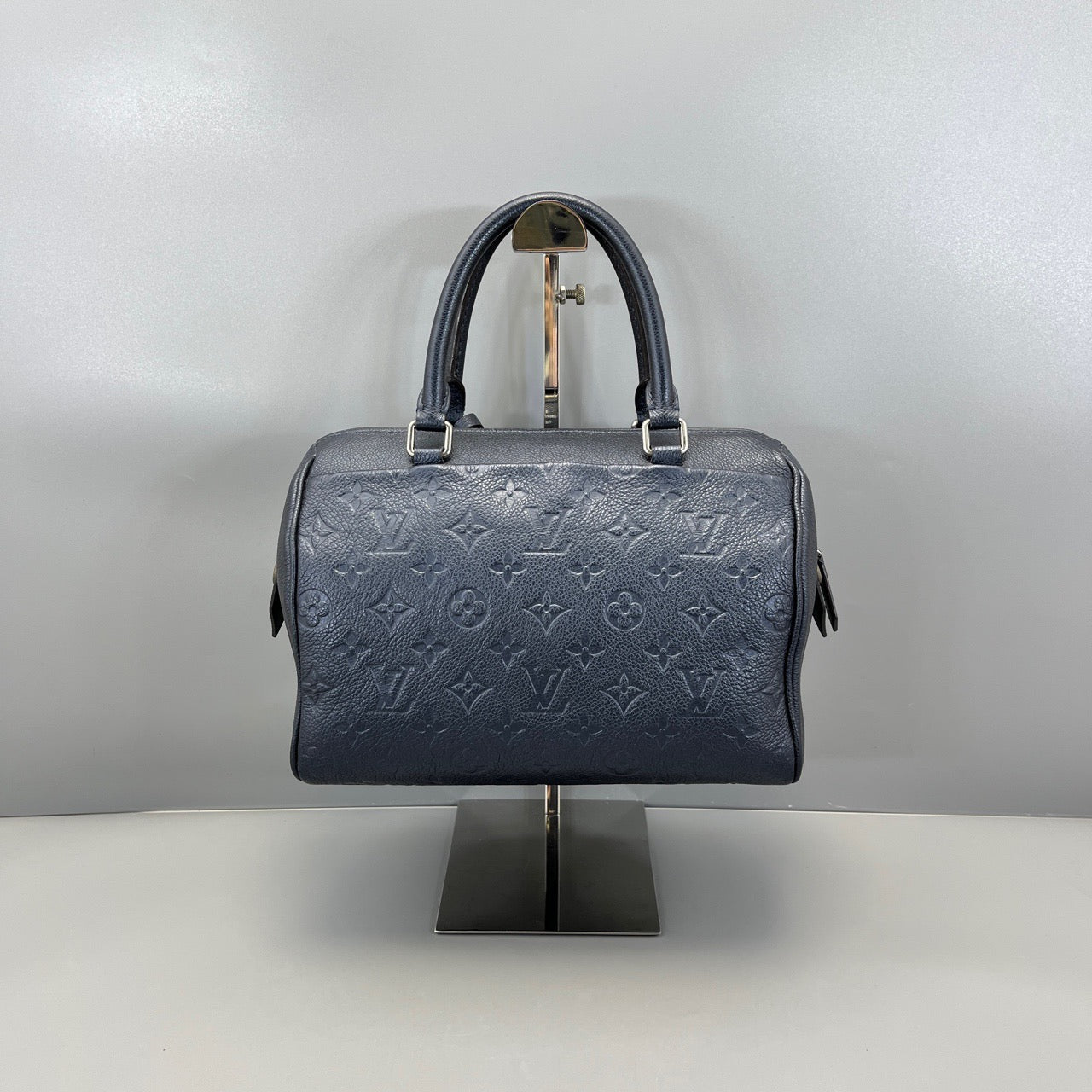 LOUIS VUITTONShoulder Bag