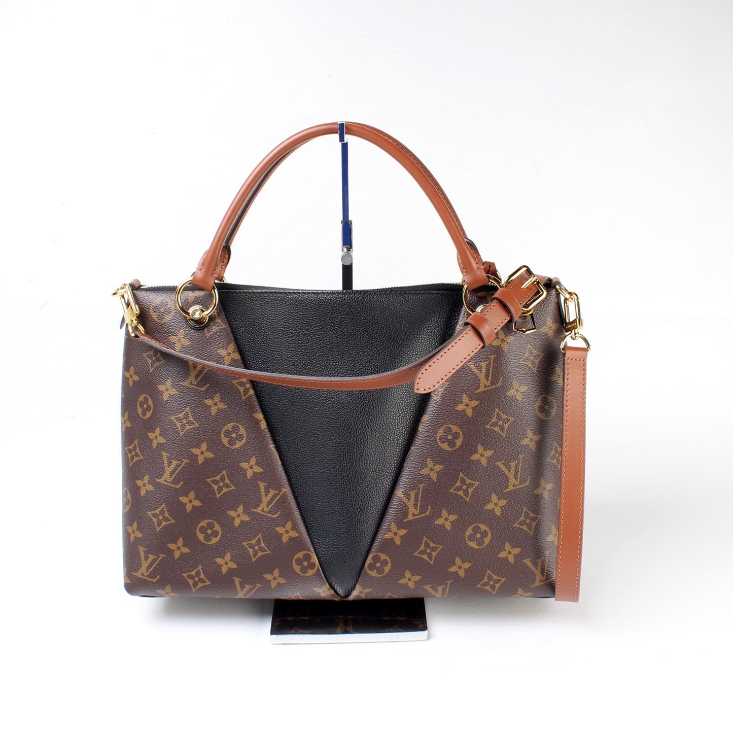 Louis Vuitton V Tote MM Monogram