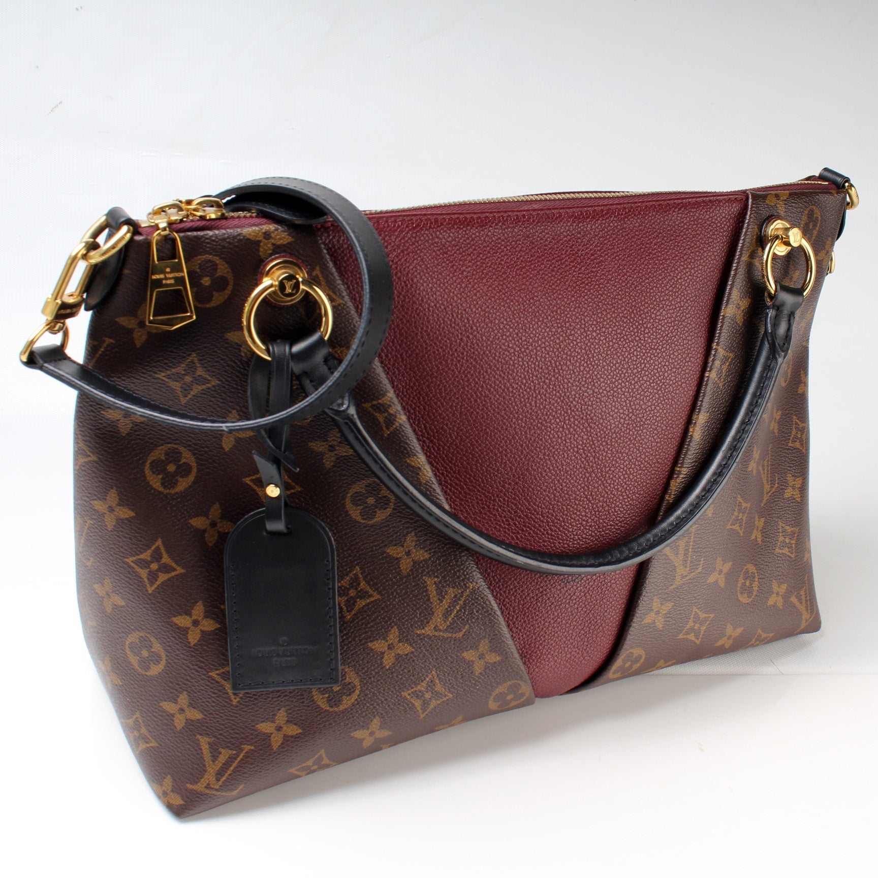 Louis Vuitton V Tote MM Monogram