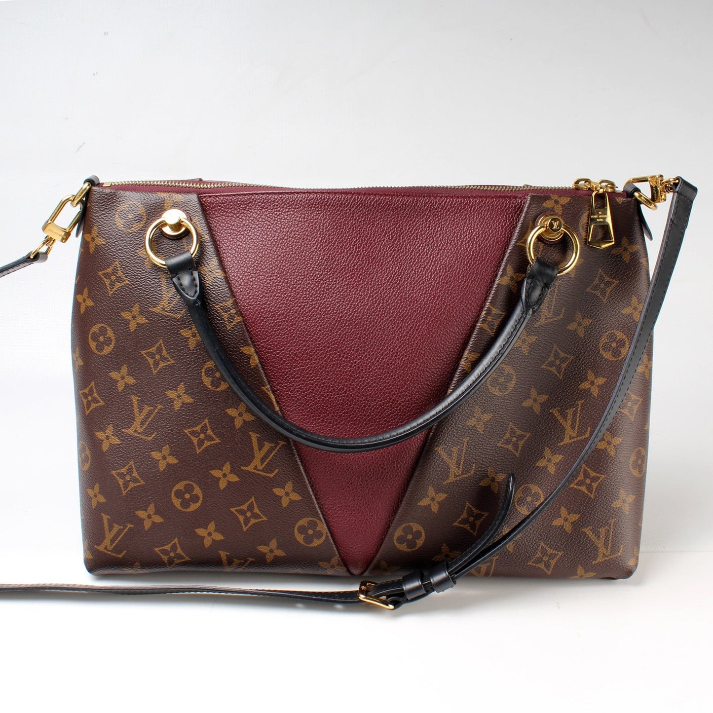 Louis Vuitton V Tote MM Monogram