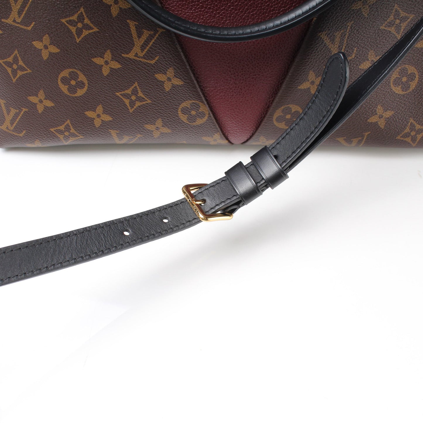 Louis Vuitton V Tote MM Monogram