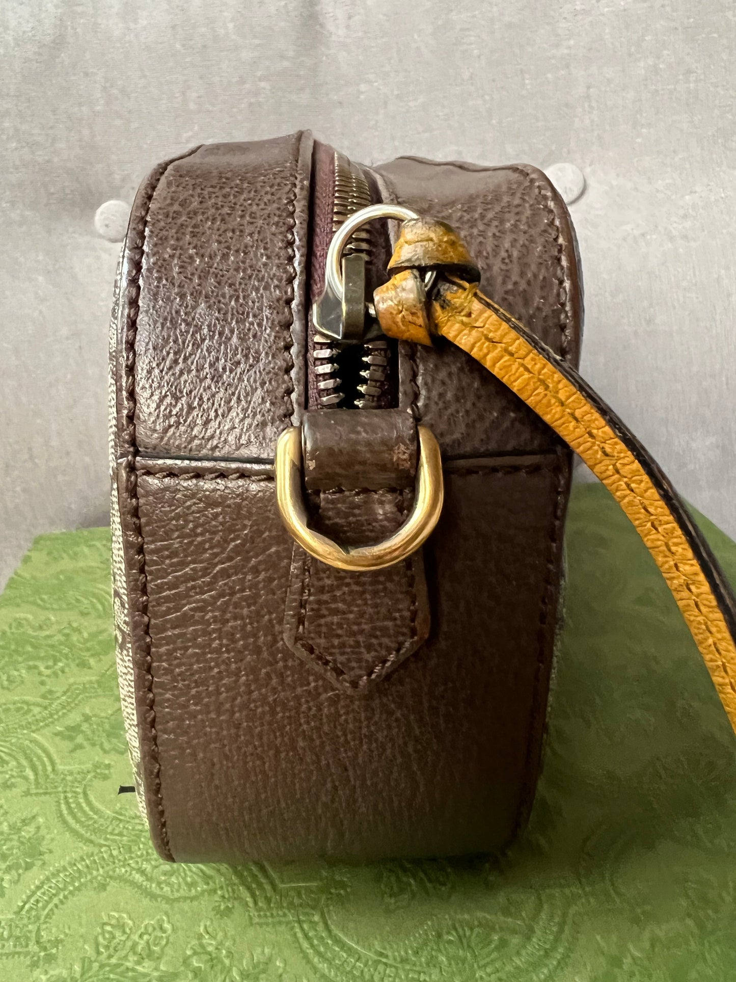 Gucci Neo  GG Supreme Messenger Bag (RRP £1060)