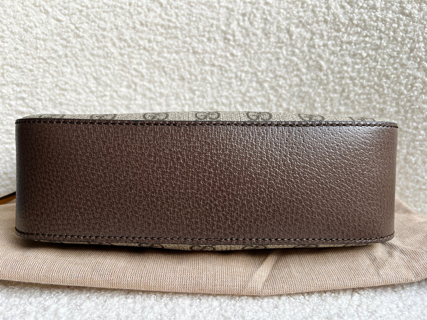 Gucci Neo  GG Supreme Messenger Bag (RRP £1310)