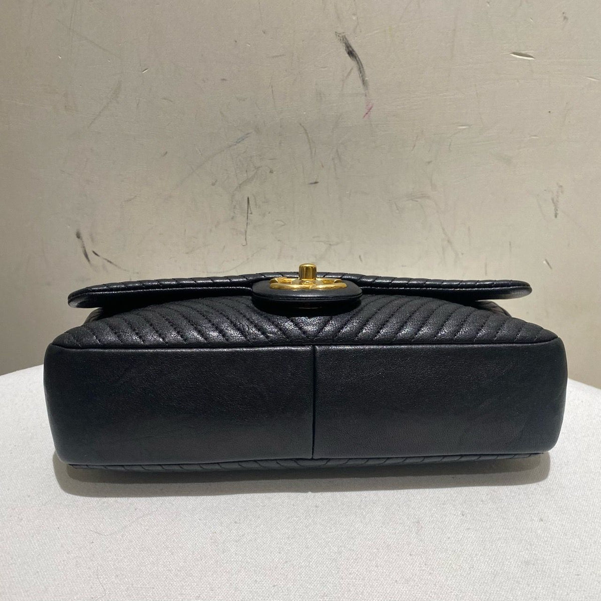 Chanel Black Classic Flap crossbody bagin Leather IMG_6298