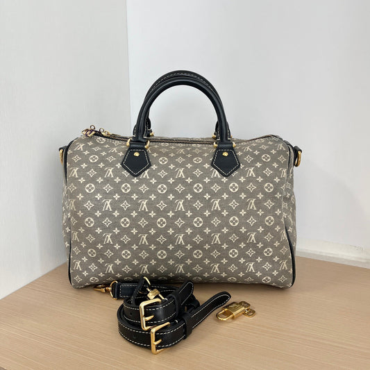 LOUIS VUITTONShoulder Bag