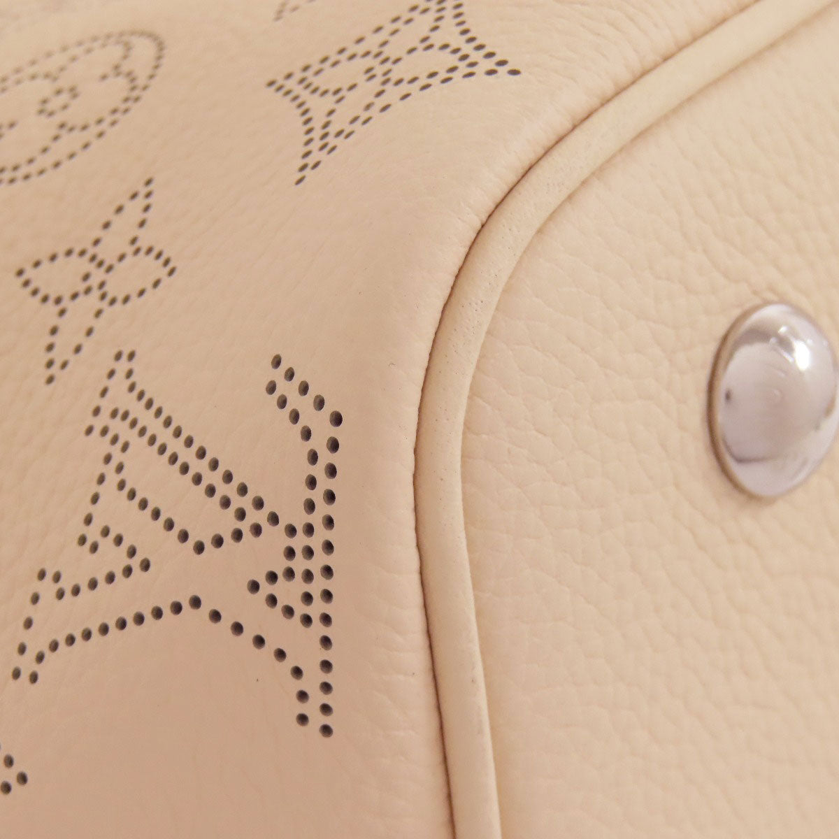 LOUIS VUITTON Handbag M21909 Mahina leather beige Blossom PM Women