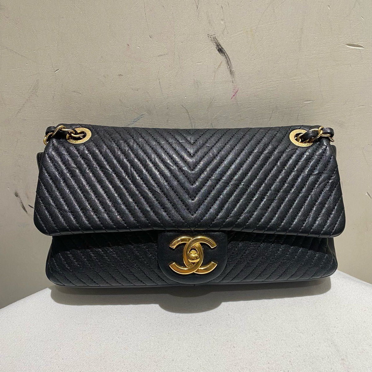 Chanel Black Classic Flap crossbody bagin Leather IMG_6298