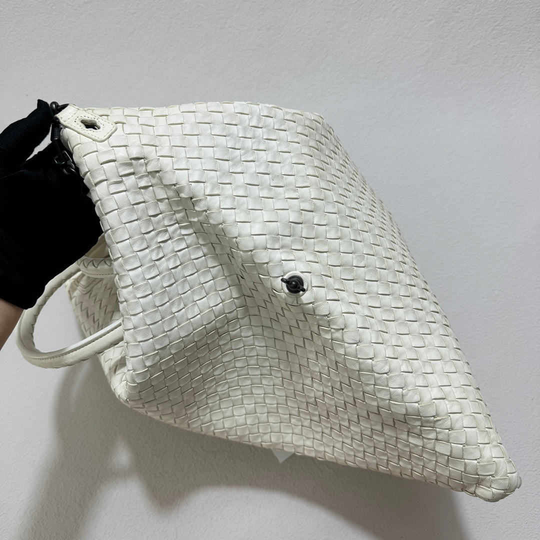 Bottega Veneta Maxi Convertible Tote Bag White Leather Two-way Carry 50cm