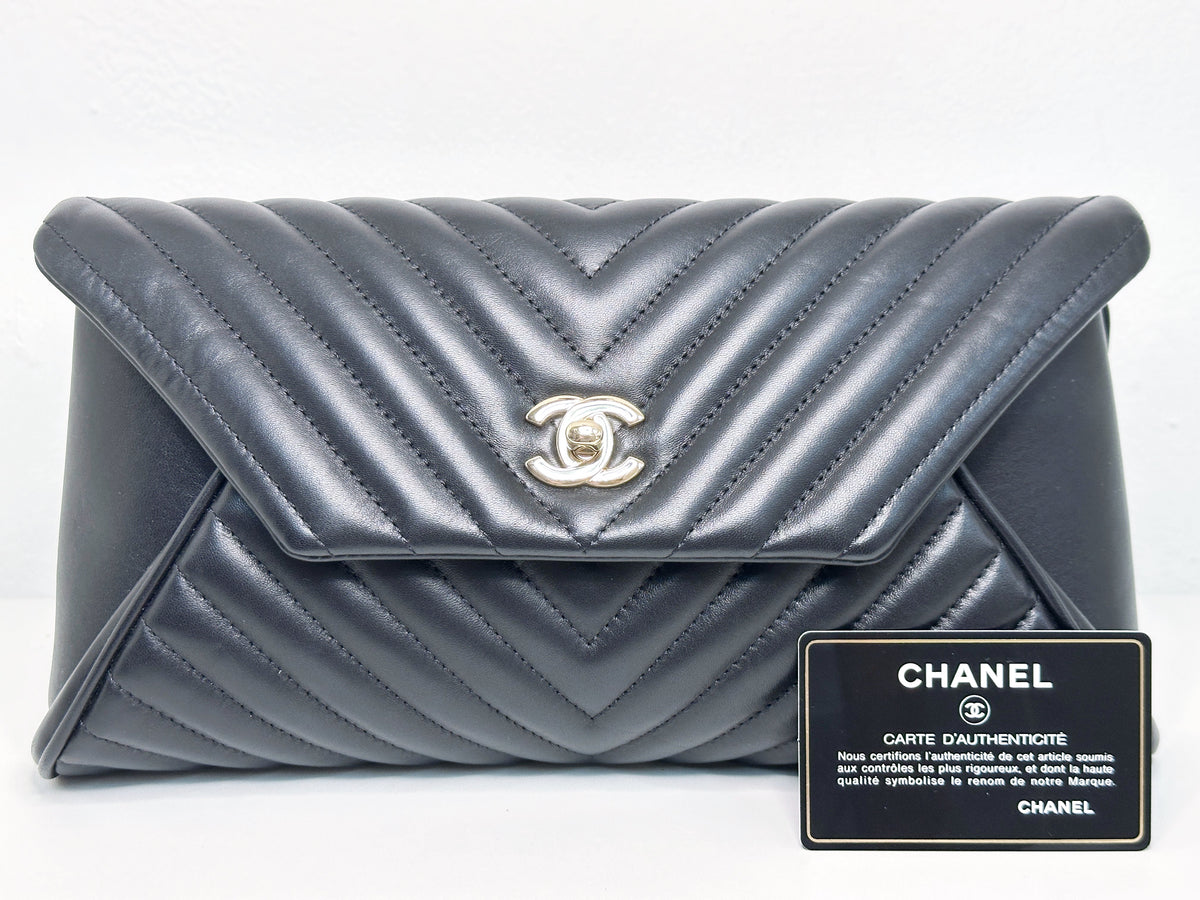 Chanel Black Chevron Lambskin Fold Up Again Clutch 2432 holo card