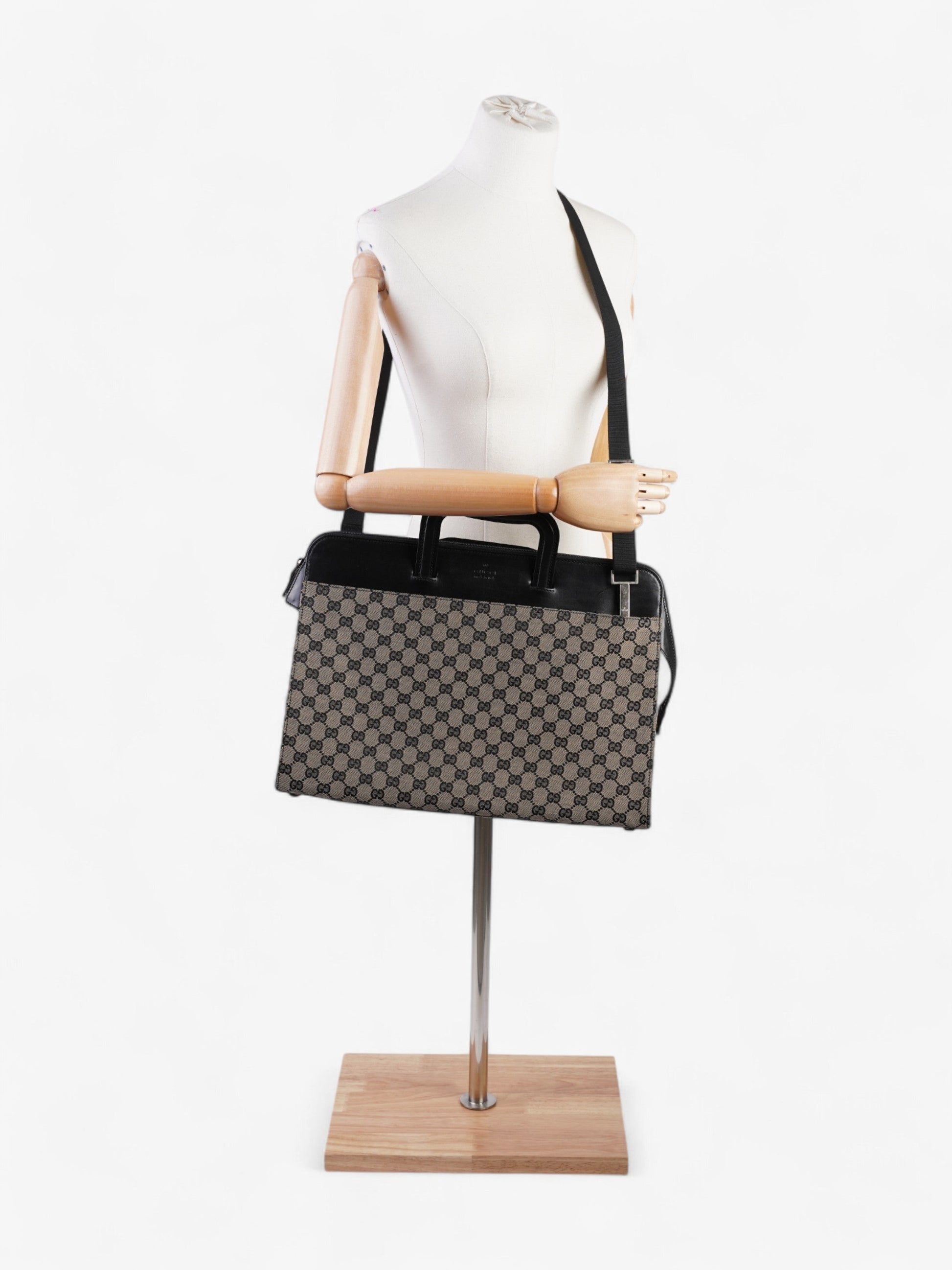 Gucci GG Business Bag GG Supreme / Black Canvas