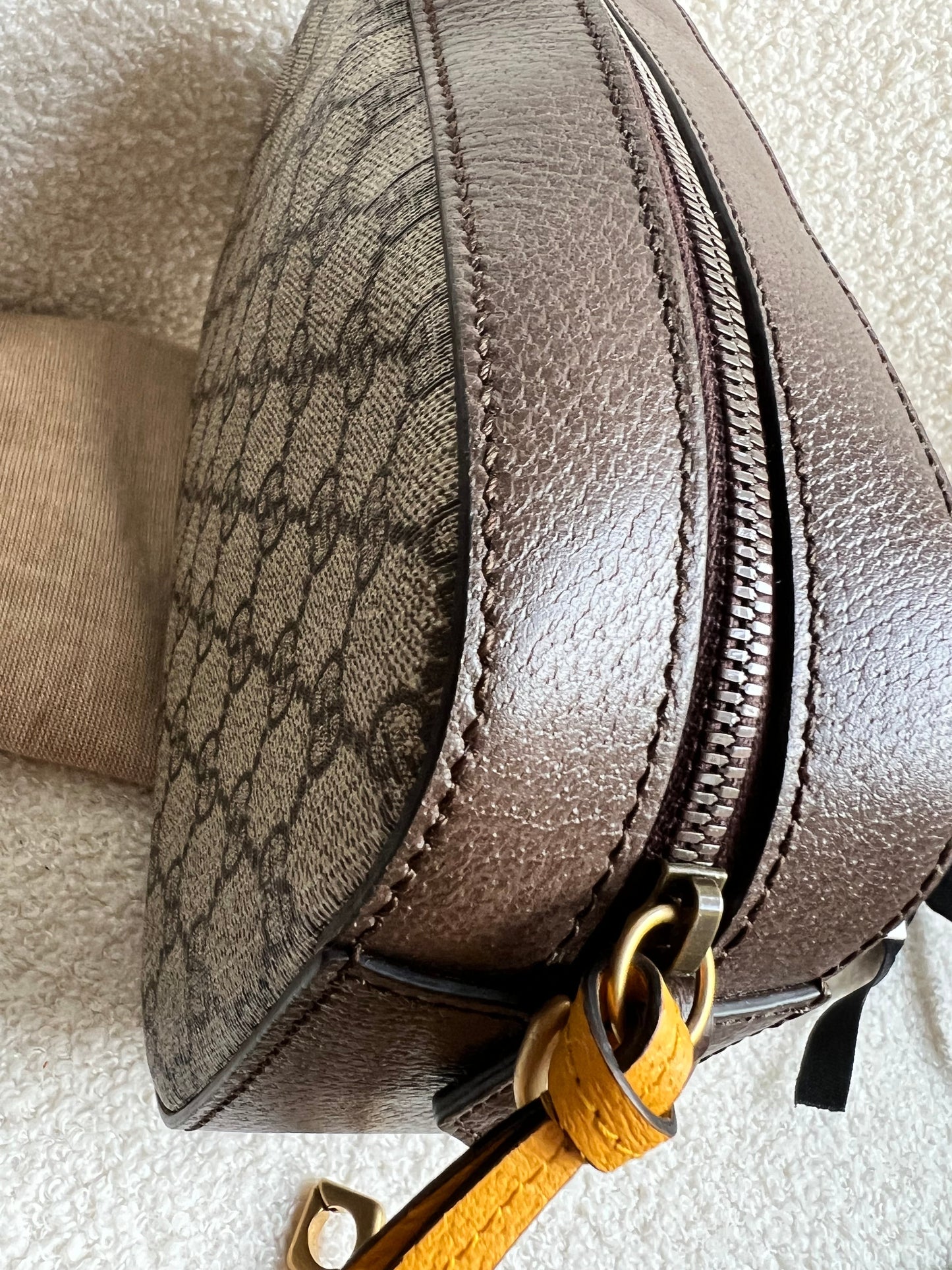 Gucci Neo  GG Supreme Messenger Bag (RRP £1310)