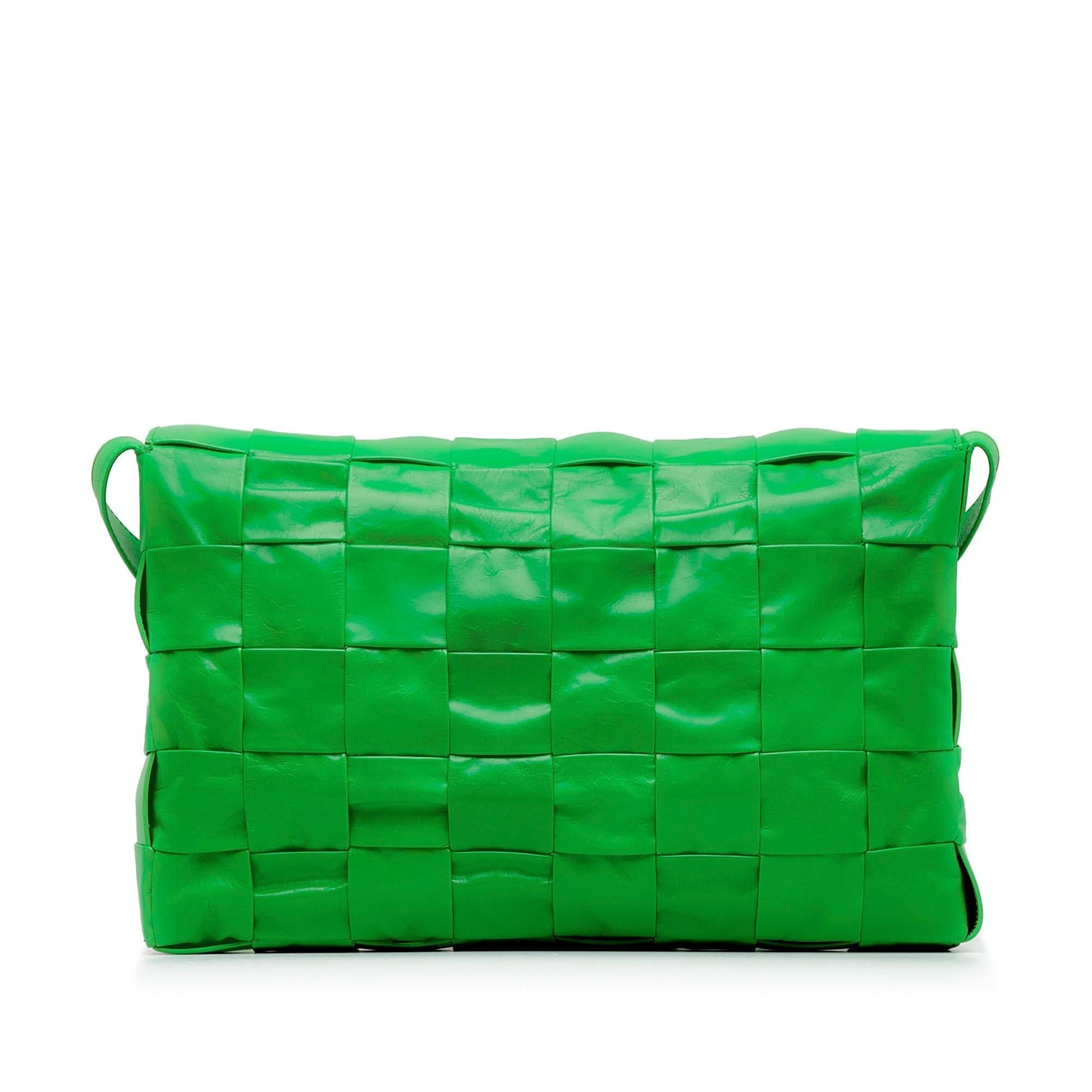 Luxury Bottega Veneta Maxi Intrecciato Cassette Crossbody Bag (SHG-slCZsv)