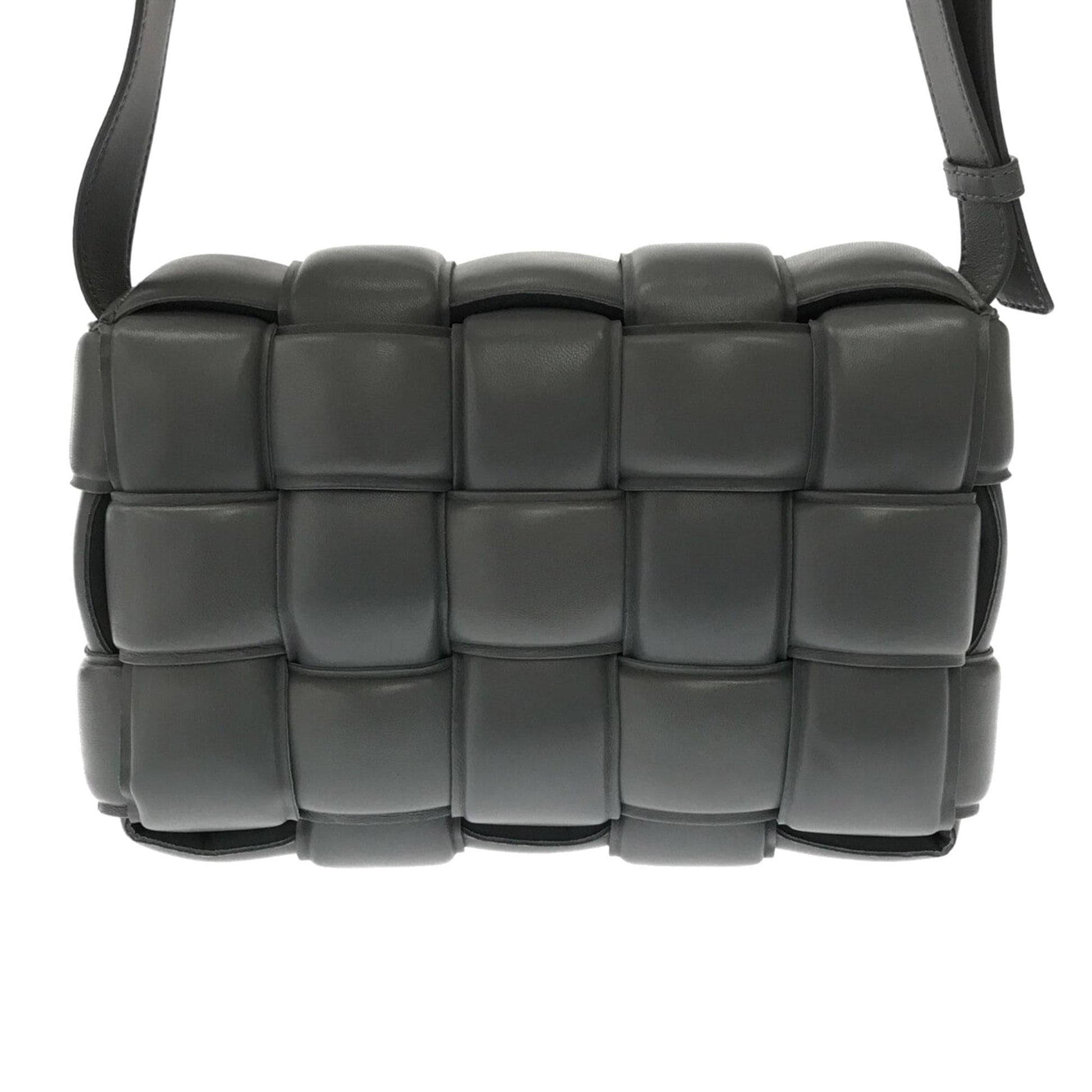 Luxury Bottega Veneta Padded Cassette Crossbody Bag (SHG-ZAAKFo)