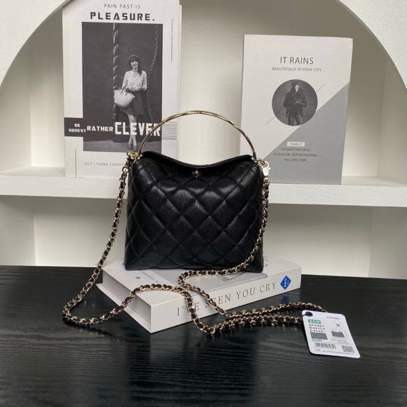 Chanel Coco crush Handle Bag BG0525099