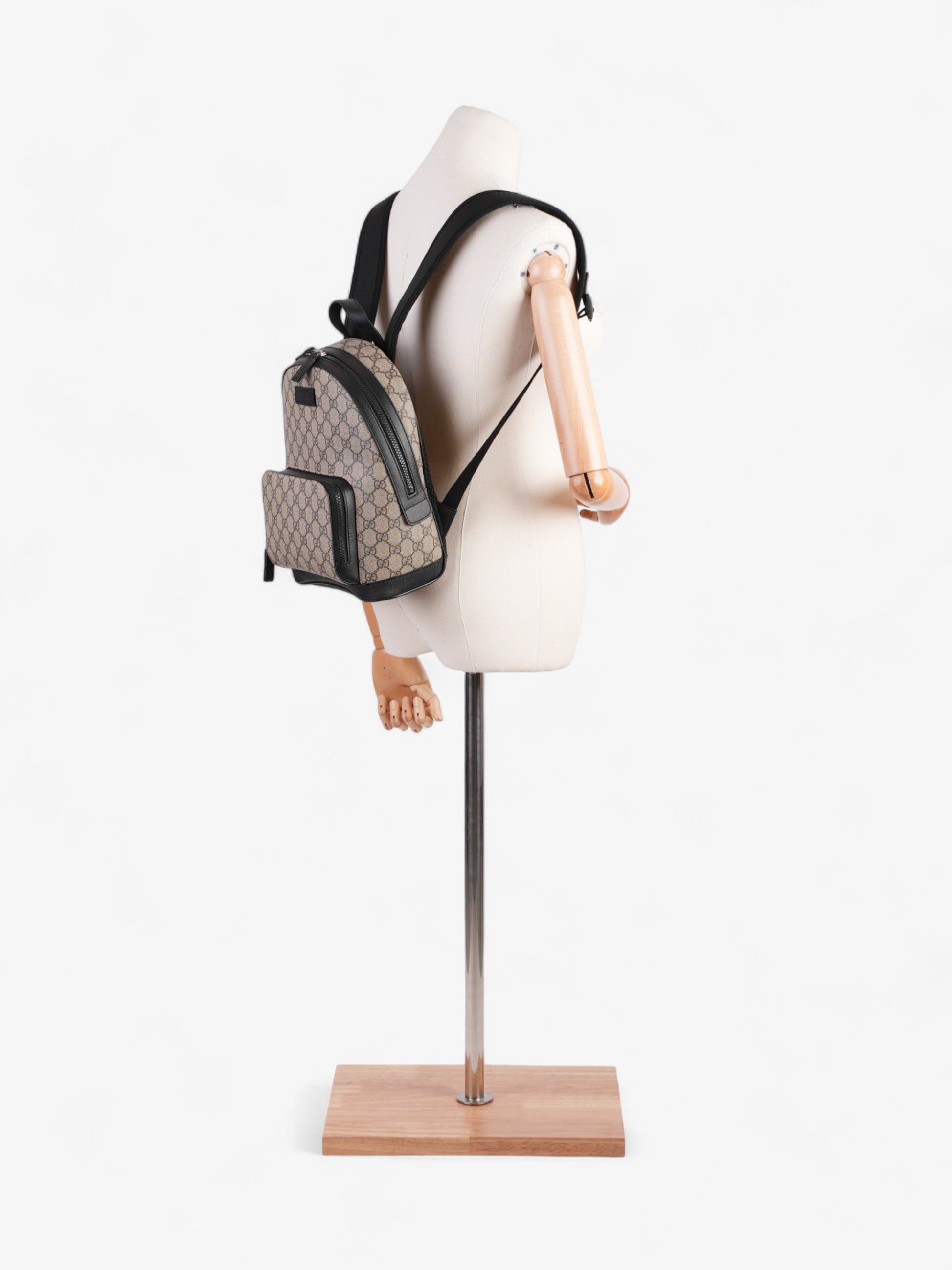 Gucci GG Retro Backpack GG Supreme Coated Canvas
