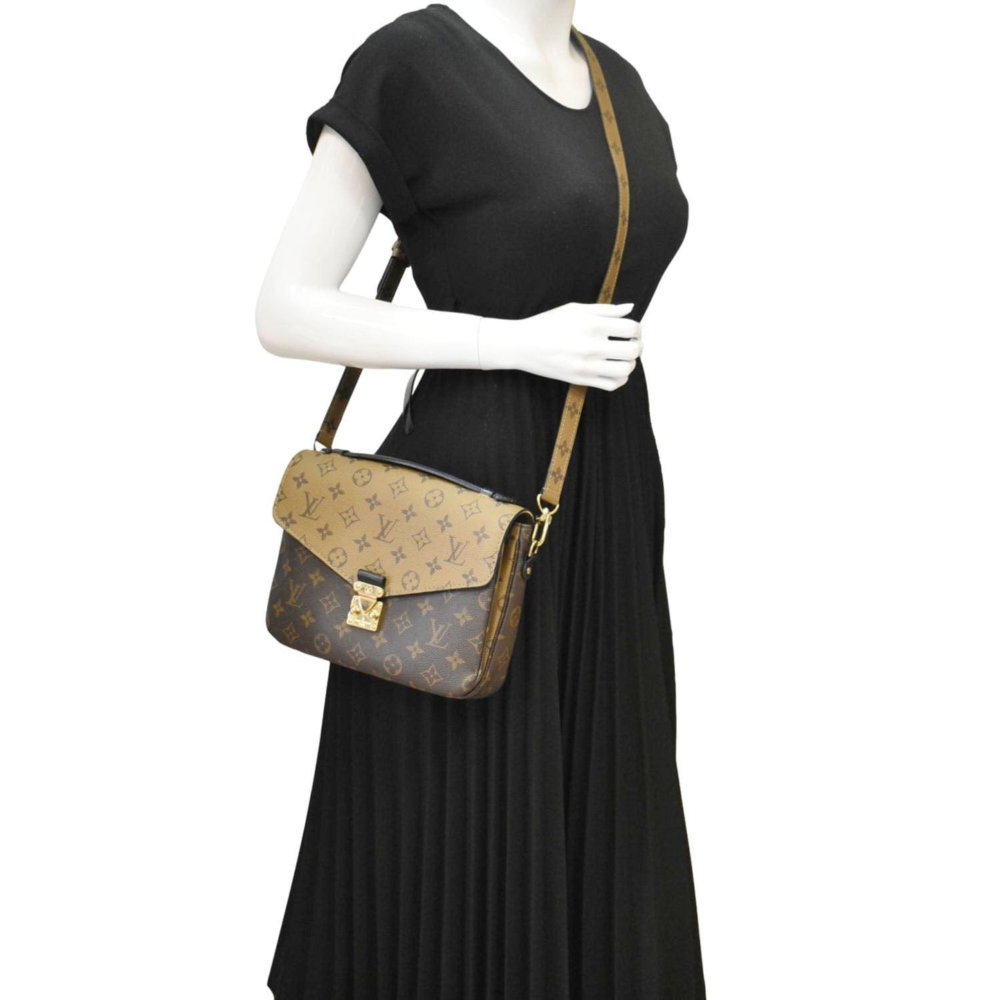 LOUIS VUITTON Metis Pochette Reverse Monogram Canvas Crossbody Bag Brown