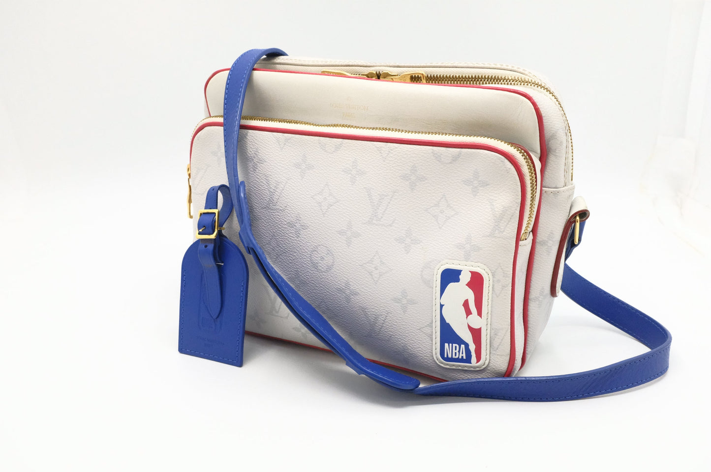 Louis Vuitton x NBA Nil Messenger Bag in Antarctica Monogram Canvas