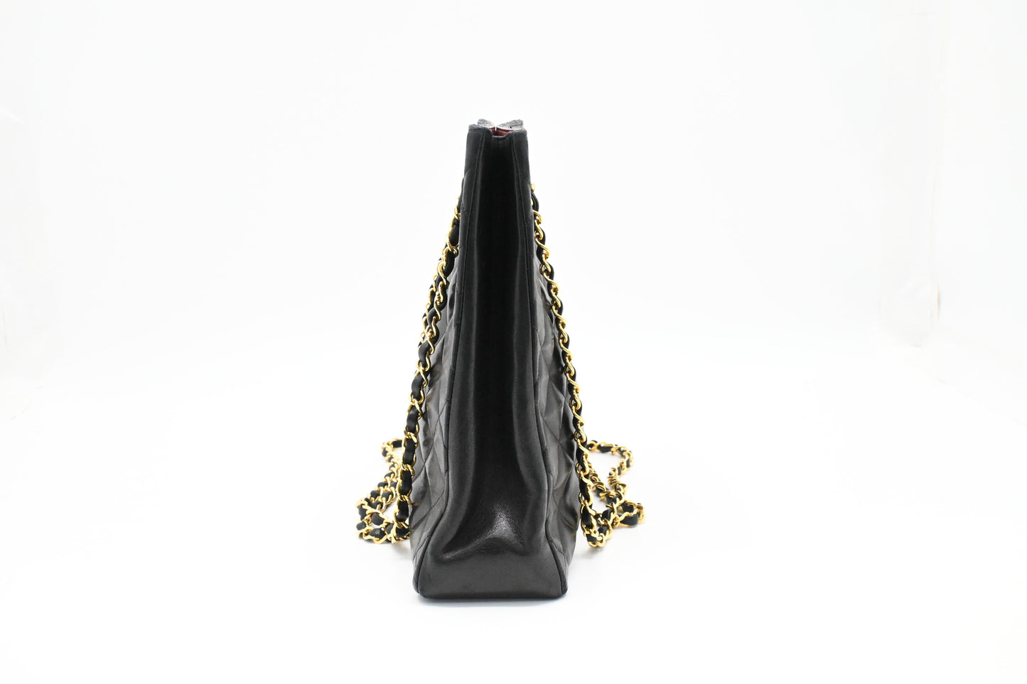 Chanel Shoulder Bag in Black MattelassÃ© Leather