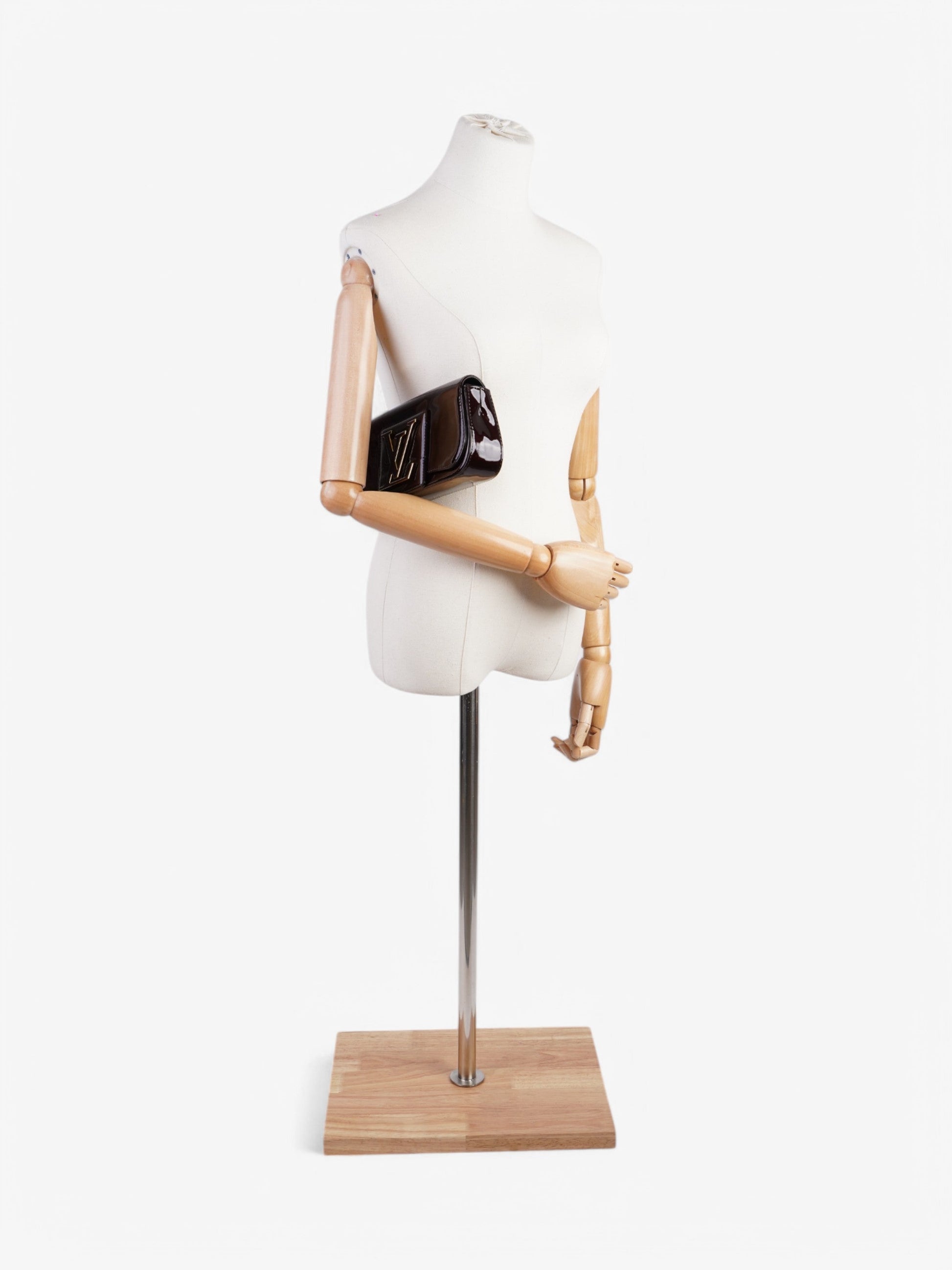 Louis Vuitton Sobe Clutch Amarante Patent Leather