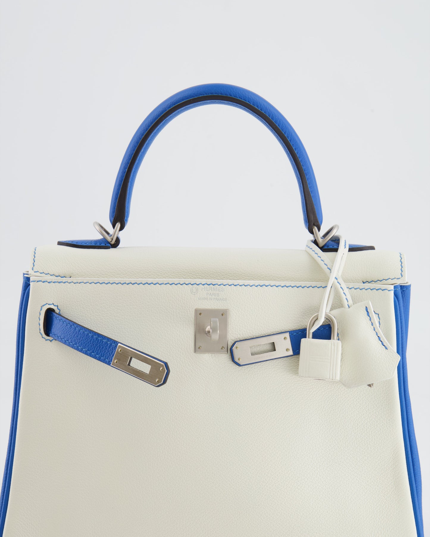 Hermes HSS Kelly 25 Retourne Bag in White and Bleu Mykonos Evercolor Leather with Contrast Stitching and Brushed Palladium Hardware
