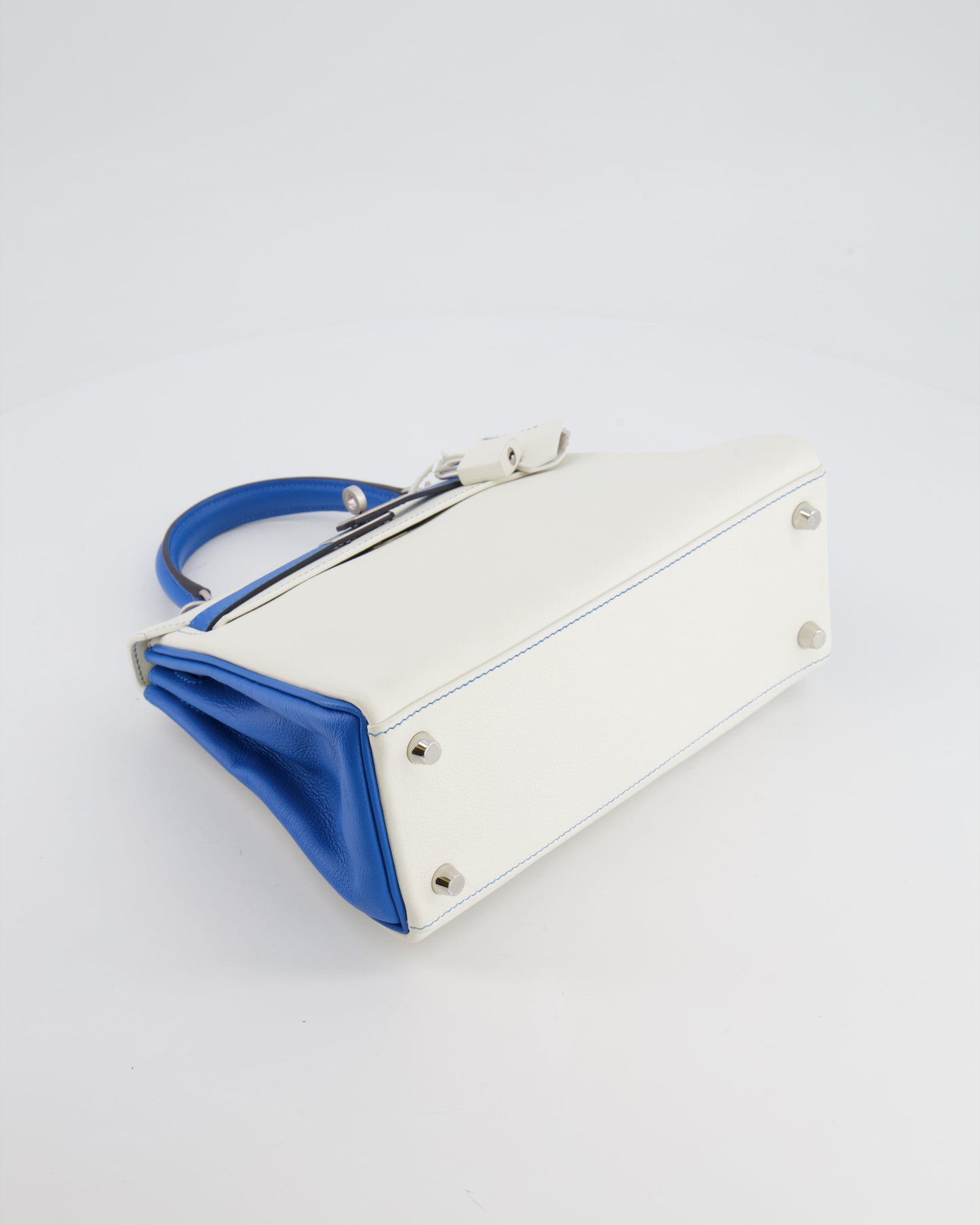 Hermes HSS Kelly 25 Retourne Bag in White and Bleu Mykonos Evercolor Leather with Contrast Stitching and Brushed Palladium Hardware