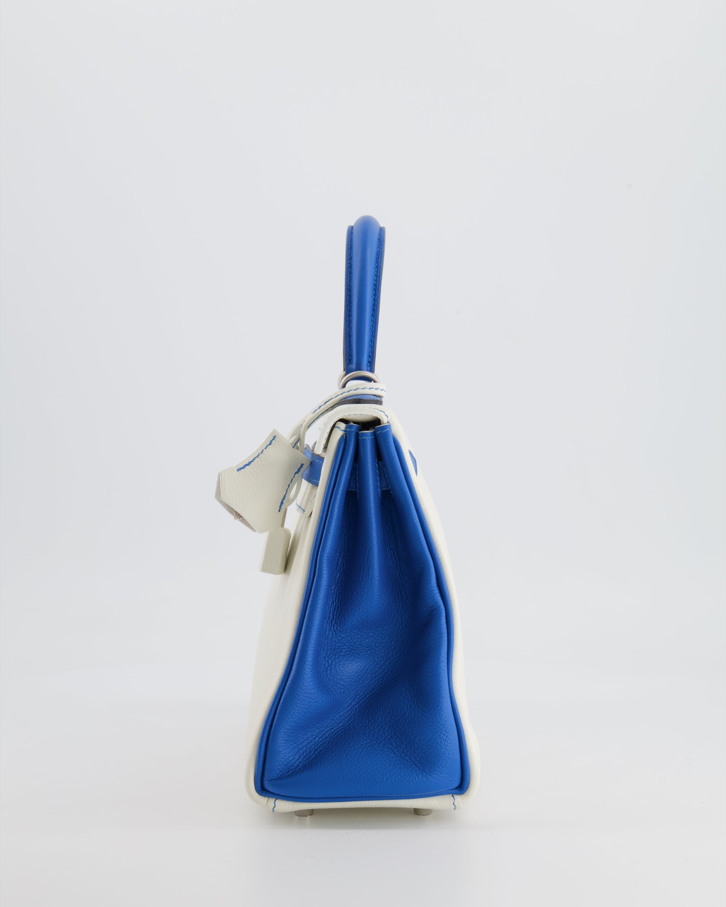 Hermes HSS Kelly 25 Retourne Bag in White and Bleu Mykonos Evercolor Leather with Contrast Stitching and Brushed Palladium Hardware