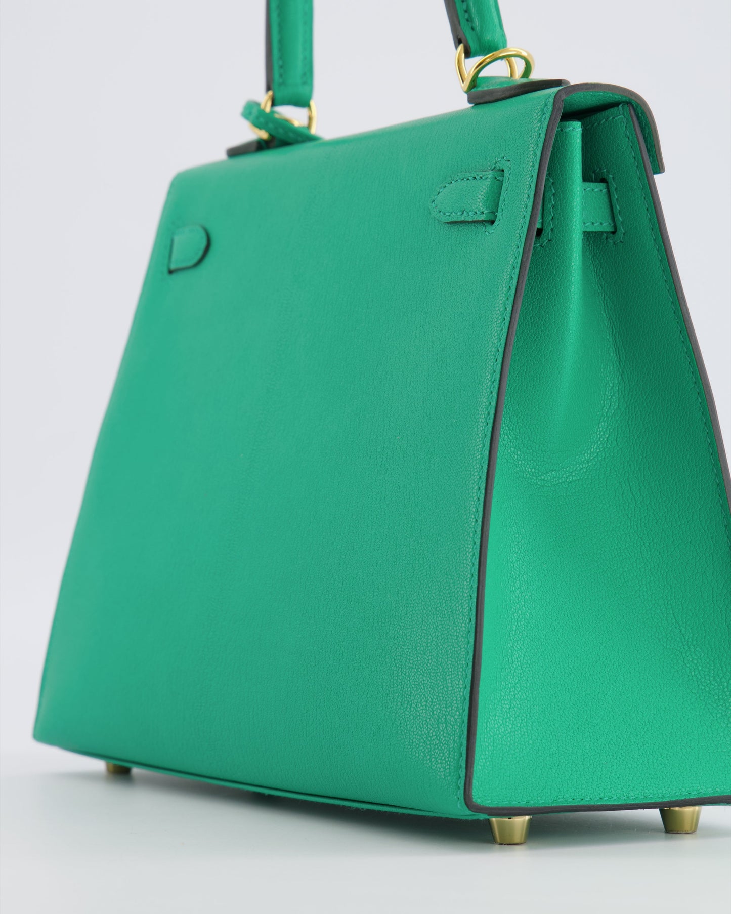Hermes Kelly 25 Sellier Bag in Menthe Chèvre Chamkila Leather with Gold Hardware