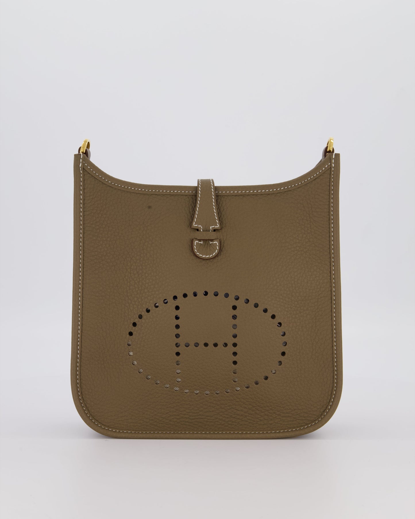 *HOT & RARE* Hermes Evelyne III 23 Bag in Etoupe Taurillon Clemence Leather with Gold Hardware