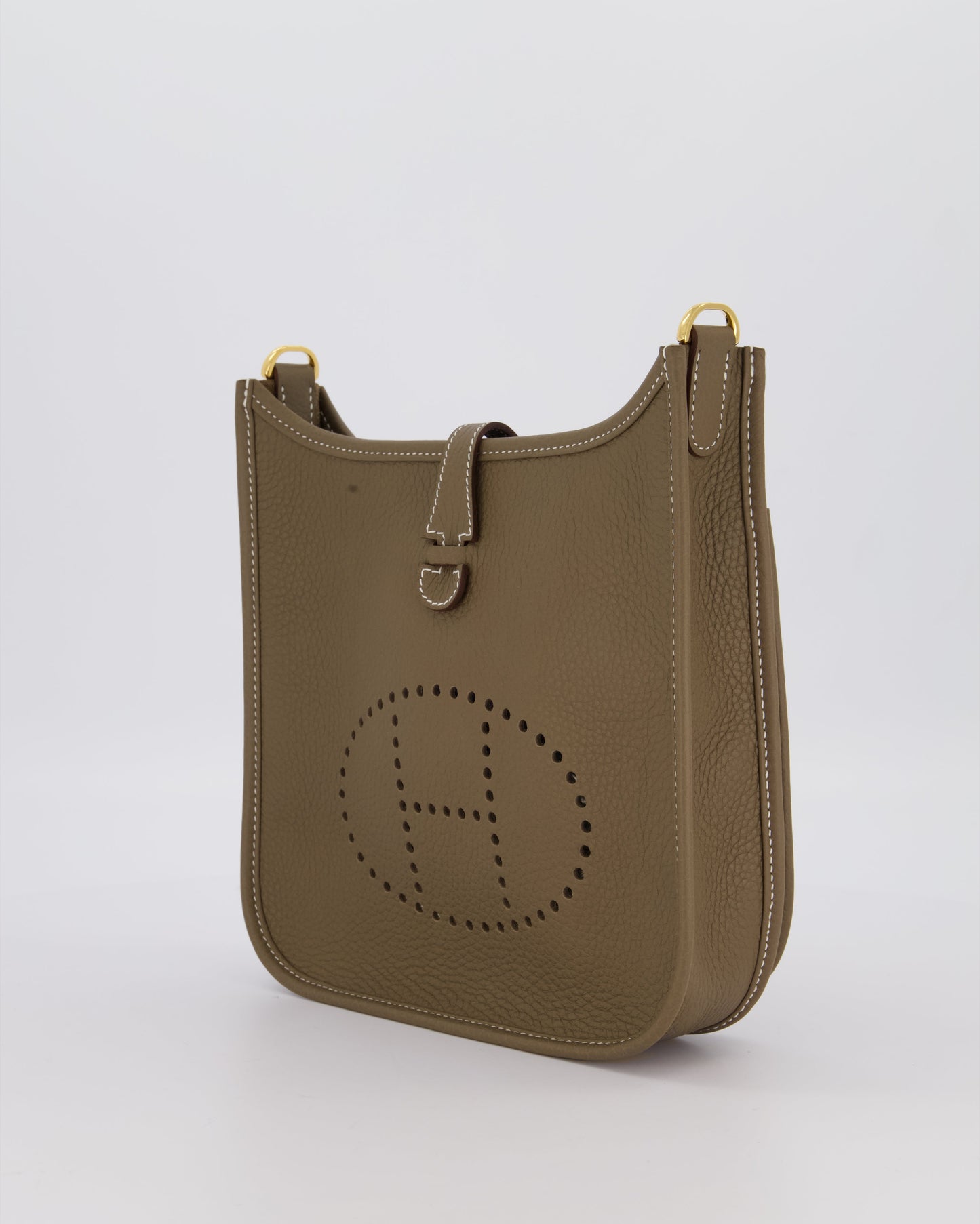*HOT & RARE* Hermes Evelyne III 23 Bag in Etoupe Taurillon Clemence Leather with Gold Hardware