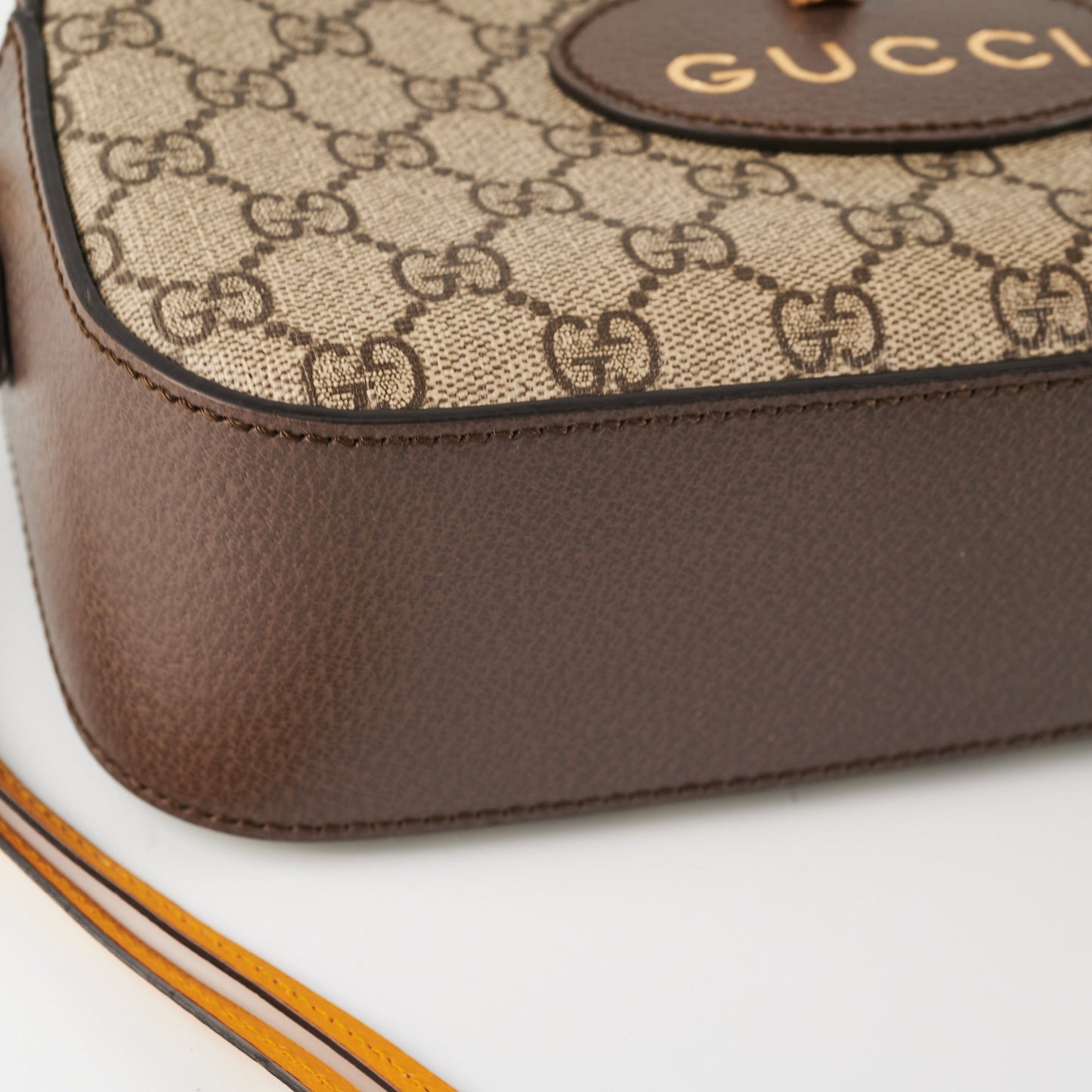 Gucci Neo  Supreme Messenger Corssbody Bag