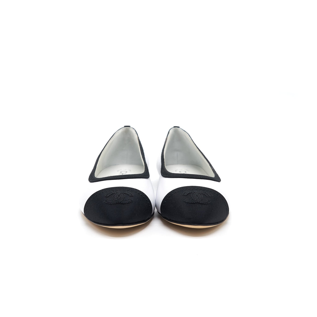 Chanel Flats Black / White Size 36.5 Handbag