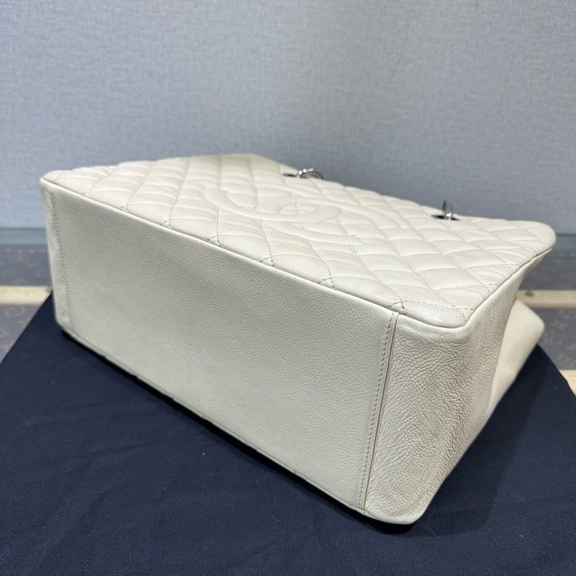 Chanel Tote Bag - Tiana Bags