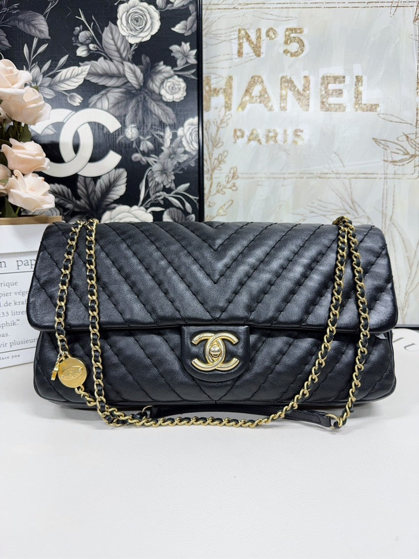 Chanel Shoulder Bag - Tiana Bags