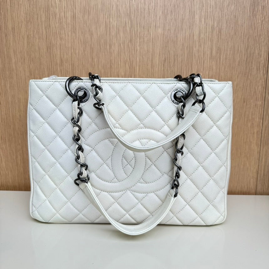 Chanel Shoulder Bag - Tiana Bags